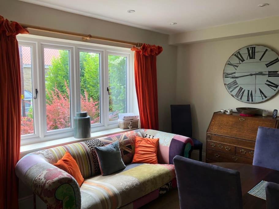 St Anthony'S, Bright Perkily Decorated 3 Bedroom House Ampleforth Exterior photo
